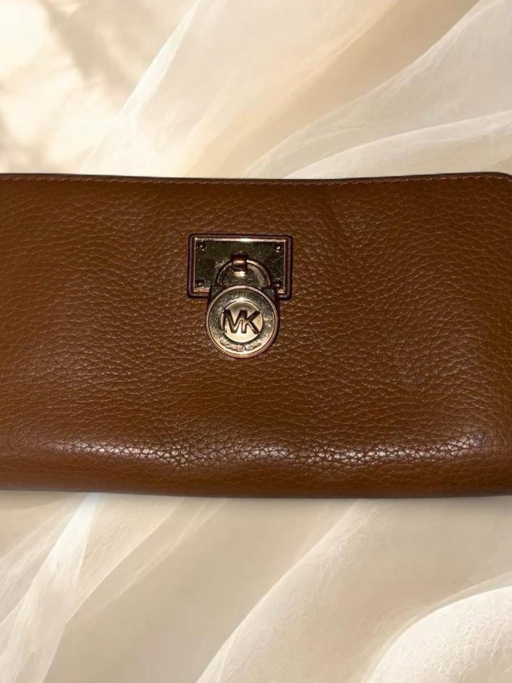 MICHAEL KORS Hamilton Traveler Pebbled Leather Zip Around Wallet Luggage Brown